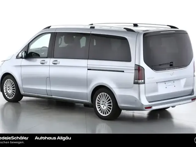 Mercedes-Benz V 220