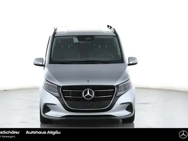 Mercedes-Benz V 220