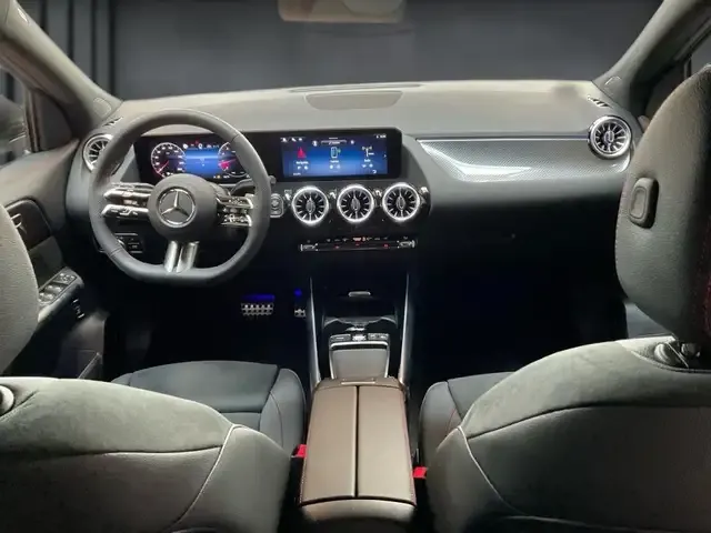 Mercedes-Benz GLA 220