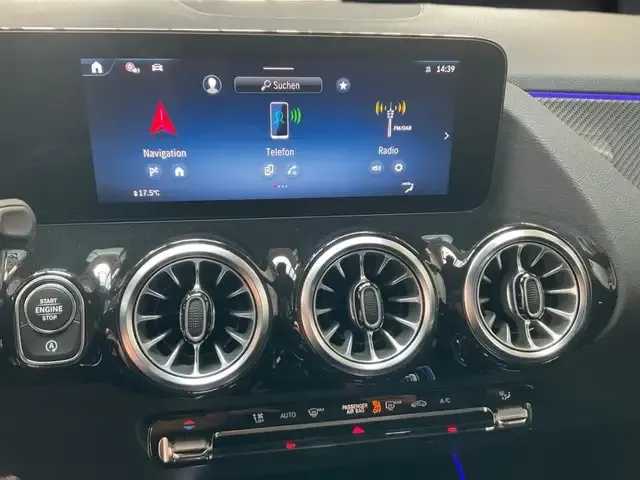 Mercedes-Benz GLA 220