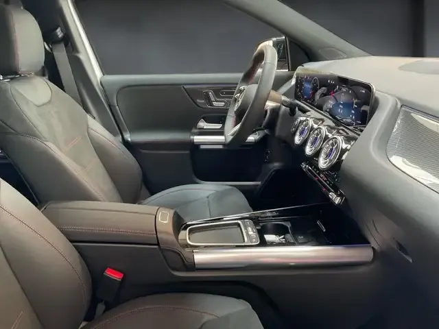Mercedes-Benz GLA 220