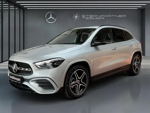 Mercedes-Benz GLA 220