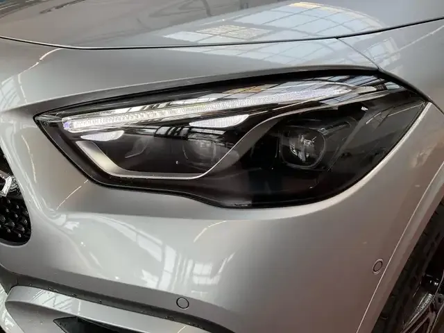 Mercedes-Benz GLA 220