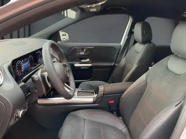 Mercedes-Benz GLA 220