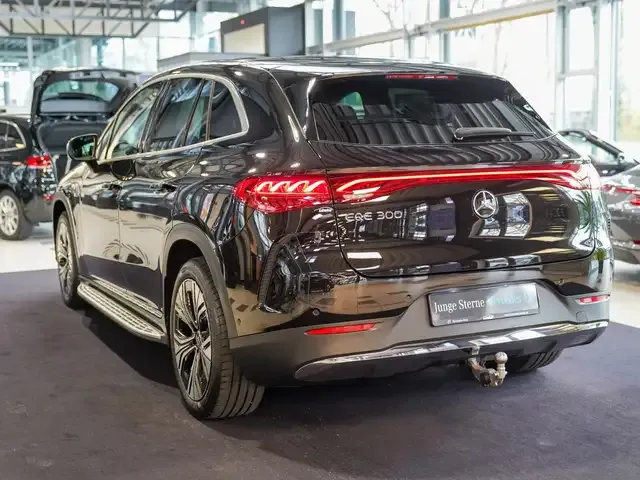 Mercedes-Benz EQE 300