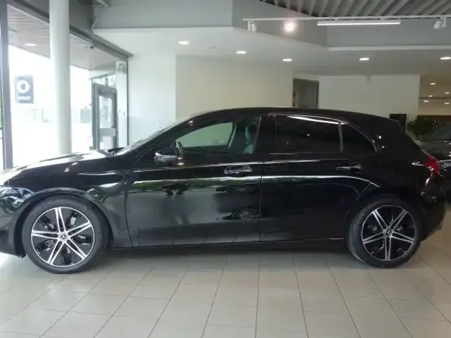 Mercedes-Benz A 220