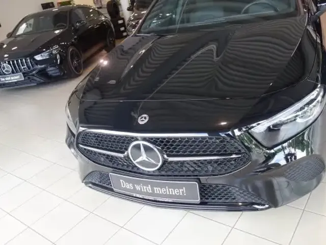 Mercedes-Benz A 220