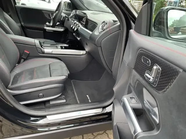 Mercedes-Benz EQB 350