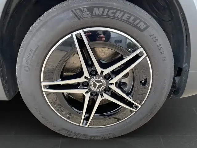 Mercedes-Benz EQB 350