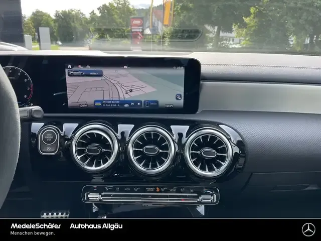 Mercedes-Benz A 35 AMG