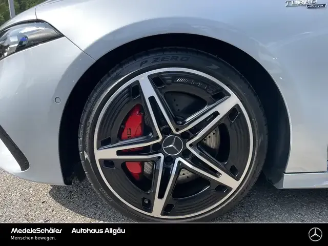 Mercedes-Benz A 35 AMG