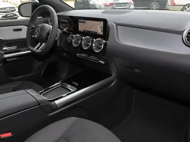 Mercedes-Benz GLA 180