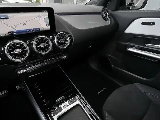 Mercedes-Benz GLA 180