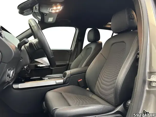 Mercedes-Benz GLB 180