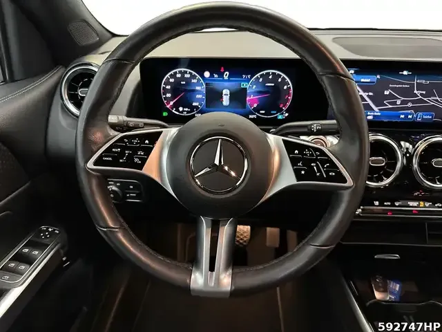 Mercedes-Benz GLB 180