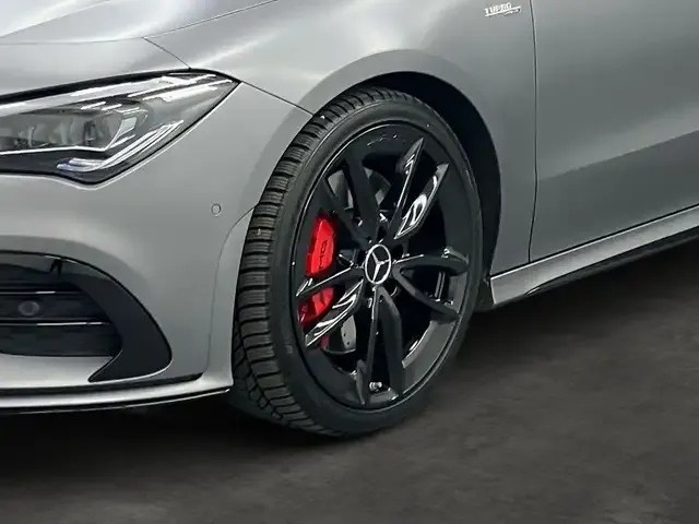 Mercedes-Benz CLA 35 AMG