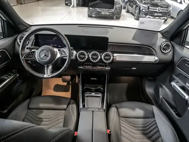 Mercedes-Benz EQB 350