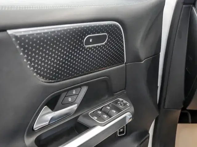 Mercedes-Benz EQB 350
