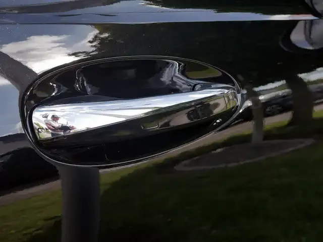 Mercedes-Benz EQB 300