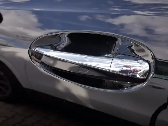 Mercedes-Benz EQB 300