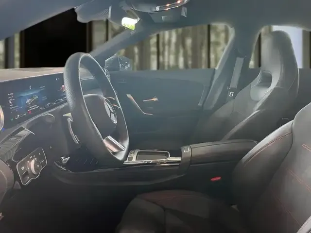 Mercedes-Benz CLA 220