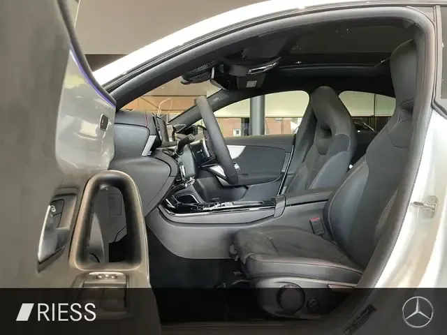 Mercedes-Benz CLA 220