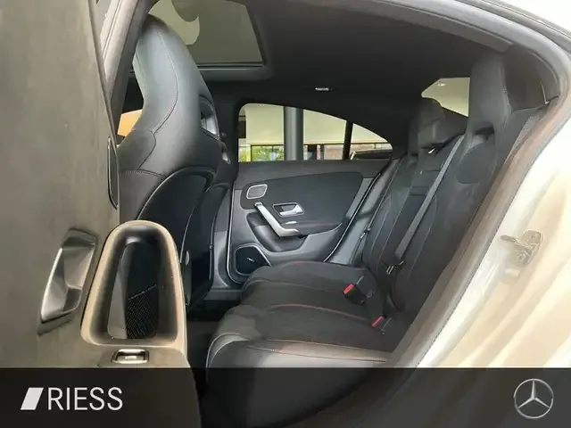 Mercedes-Benz CLA 220