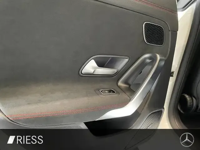 Mercedes-Benz CLA 220