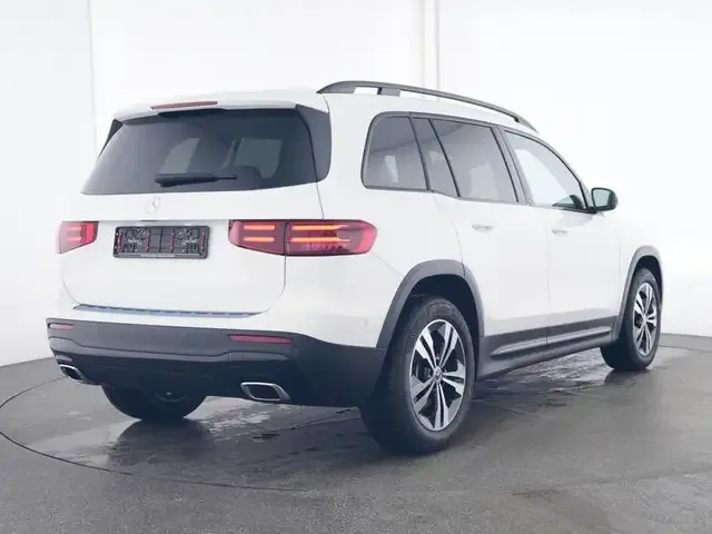 Mercedes-Benz GLB 220