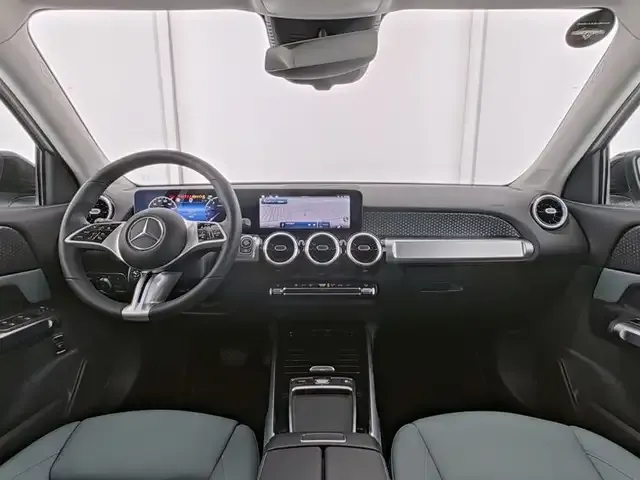 Mercedes-Benz GLB 220