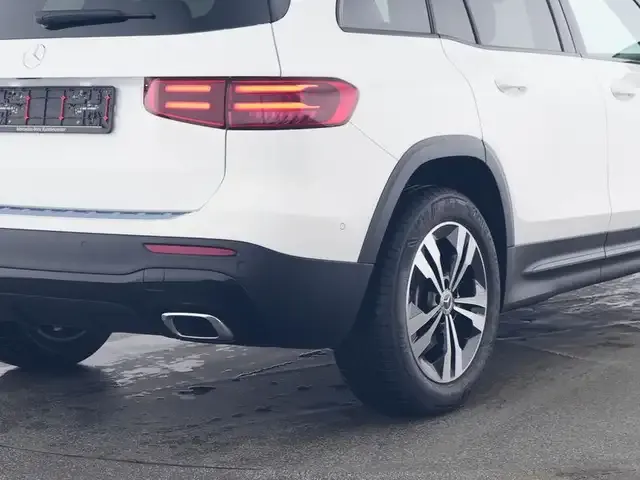 Mercedes-Benz GLB 220
