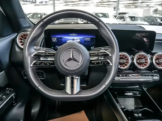 Mercedes-Benz EQB 300