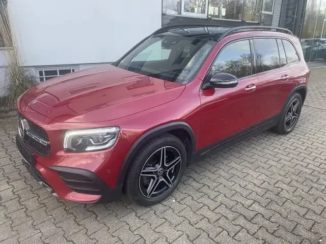 Mercedes-Benz GLB 220