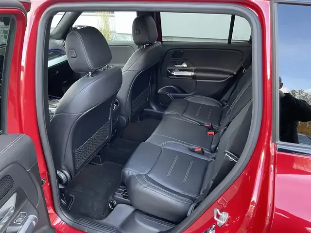 Mercedes-Benz GLB 220