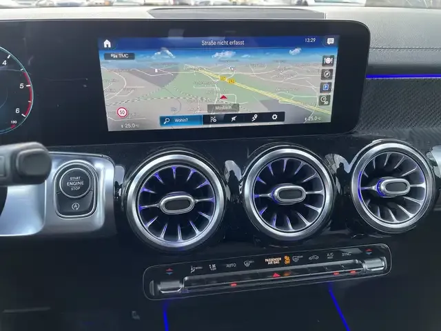 Mercedes-Benz GLB 220