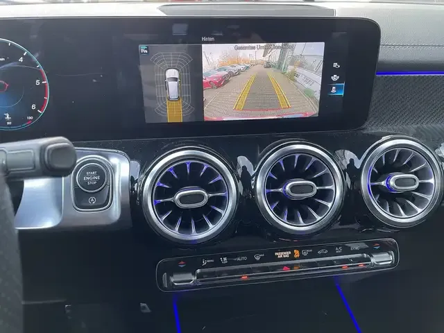 Mercedes-Benz GLB 220