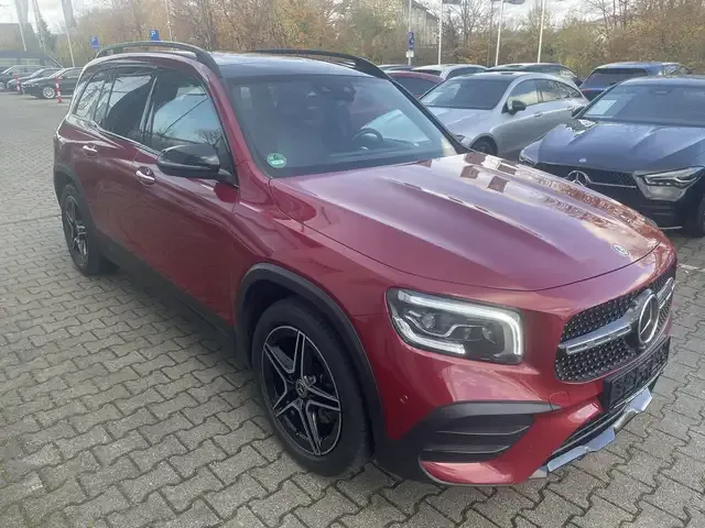 Mercedes-Benz GLB 220