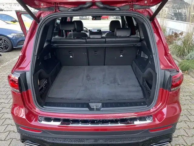 Mercedes-Benz GLB 220