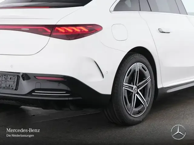 Mercedes-Benz EQE 300
