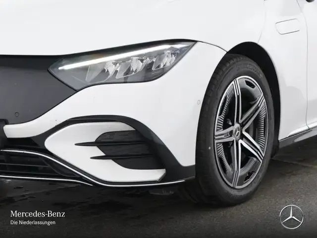 Mercedes-Benz EQE 300