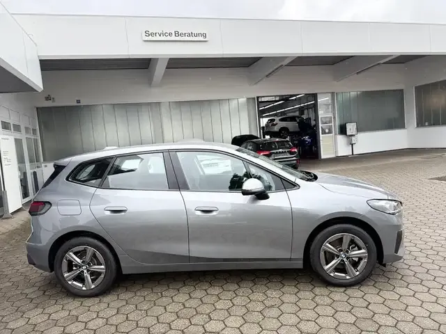 BMW 216