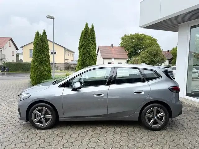 BMW 216