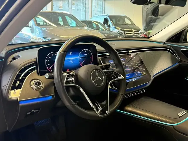 Mercedes-Benz E 220