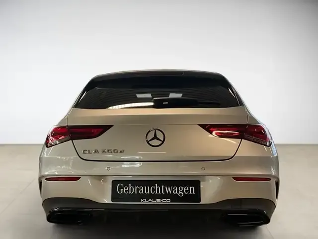 Mercedes-Benz CLA 200