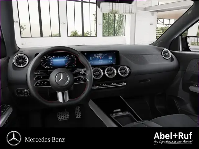 Mercedes-Benz GLA 220