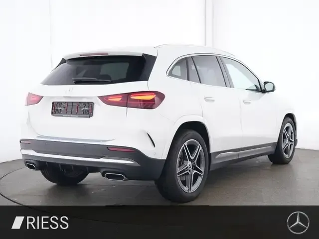 Mercedes-Benz GLA 200