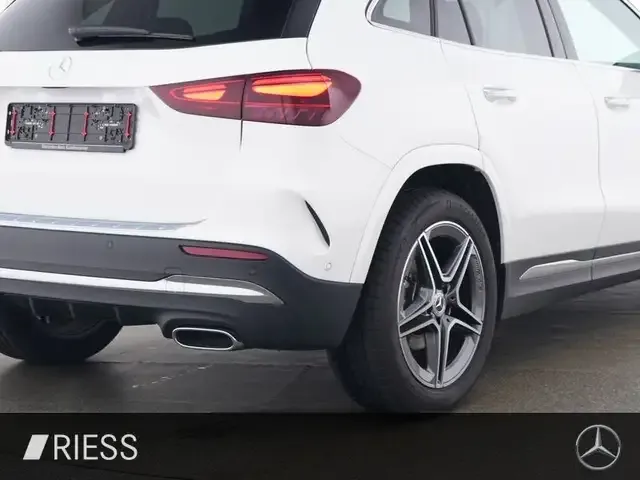 Mercedes-Benz GLA 200