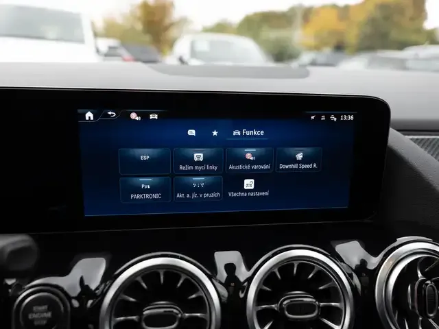 Mercedes-Benz GLA 220