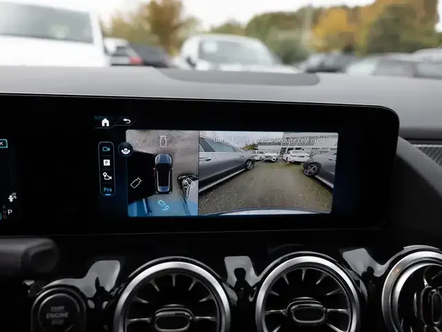 Mercedes-Benz GLA 220