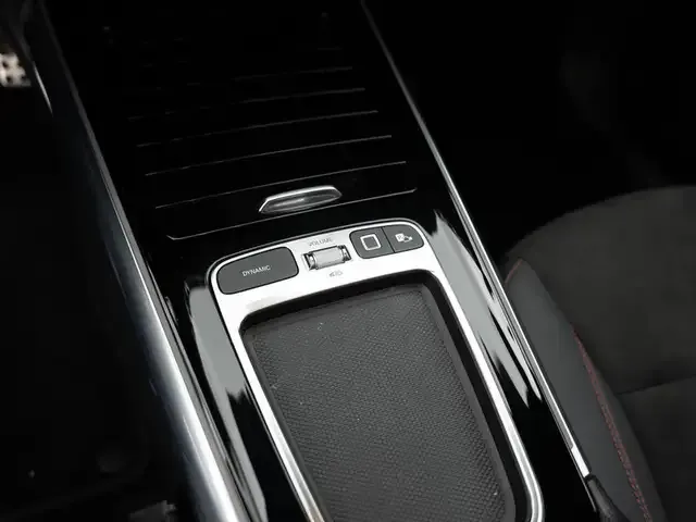 Mercedes-Benz GLA 220